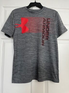 Under Armour HeatGear Tee - Boys YXL, Gray, Red Logo, Performance Shirt
